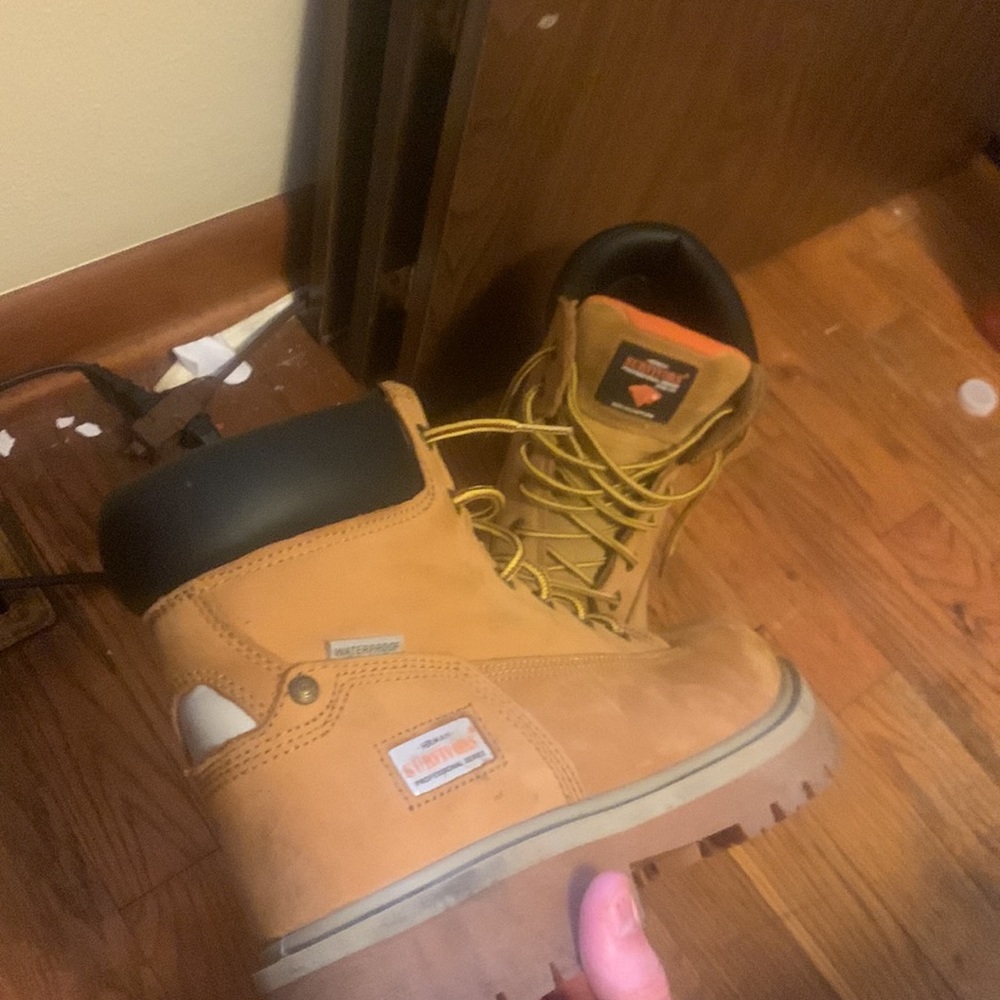 Work boots - Picture 4 of 4